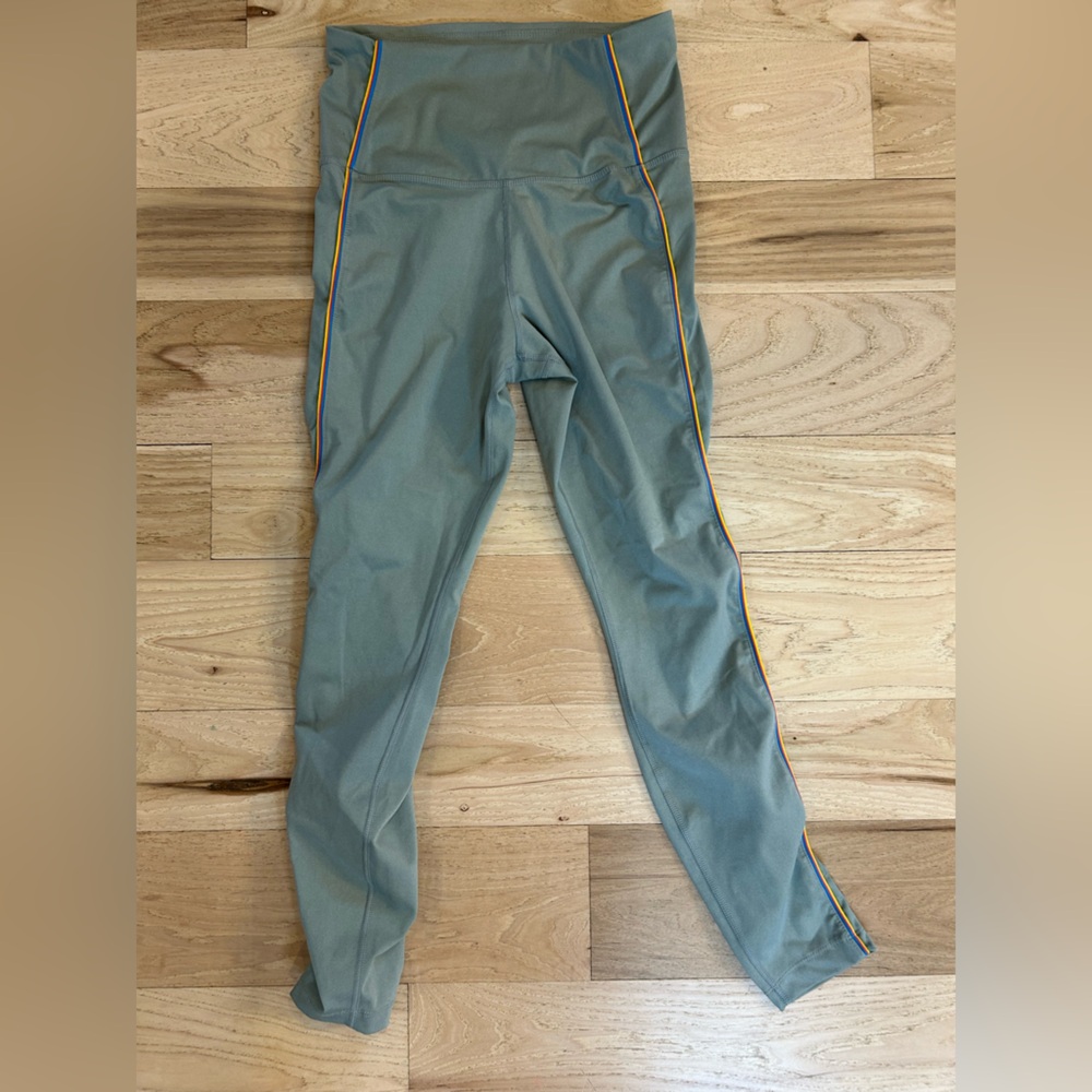 Nike leggings size medium